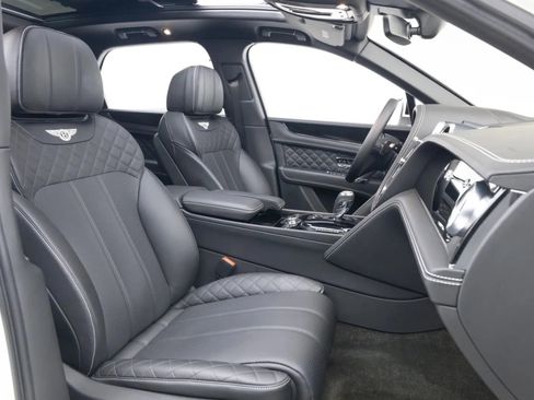 Used 2017 Bentley Bentayga AWD/4WD image 4