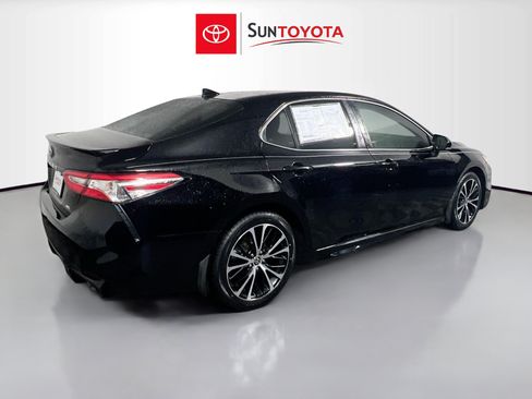 Used 2020 Toyota Camry SE w/ Convenience Package FWD image 4