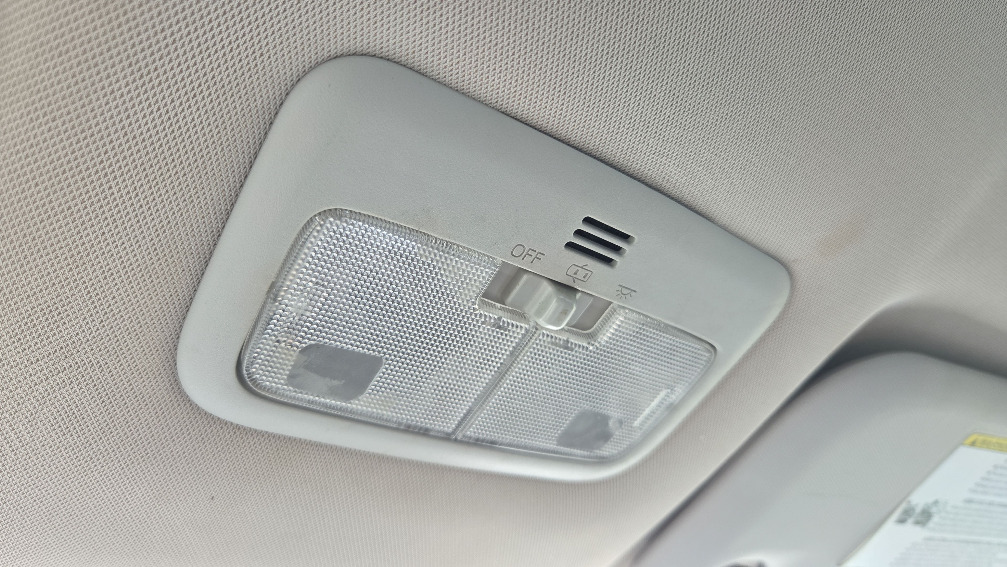 Used 2015 Toyota Corolla L FWD image 26