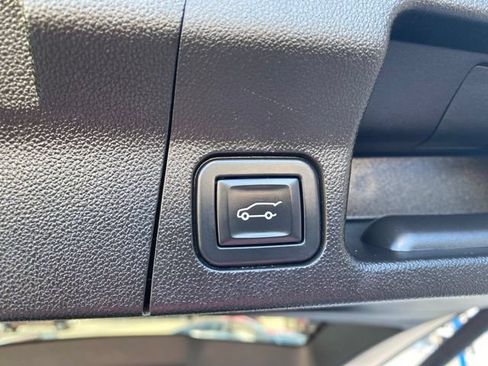 Used 2023 GMC Acadia AT4 w/ Technology Package AWD/4WD image 41
