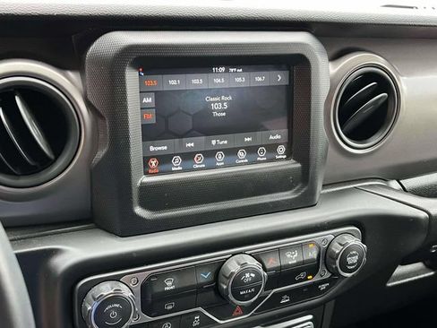 Used 2022 Jeep Wrangler Unlimited Sport AWD/4WD image 35