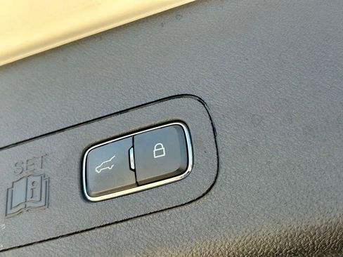Used 2023 Lincoln Aviator Reserve AWD/4WD image 10
