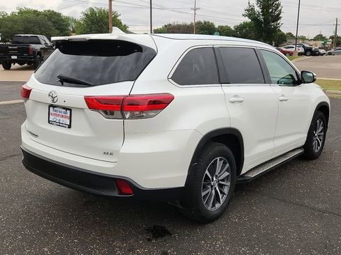Used 2018 Toyota Highlander XLE FWD image 4