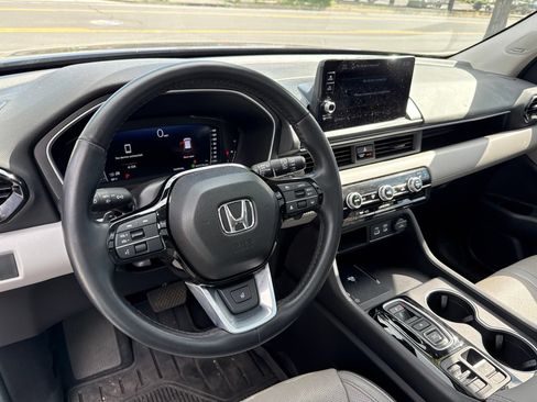 Certified 2025 Honda Pilot Elite image 10