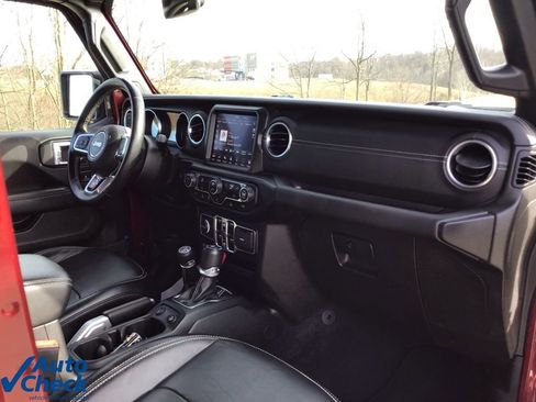 Used 2022 Jeep Wrangler Unlimited Sahara image 24