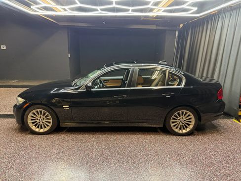 Used 2011 BMW 335i xDrive Sedan AWD/4WD image 4