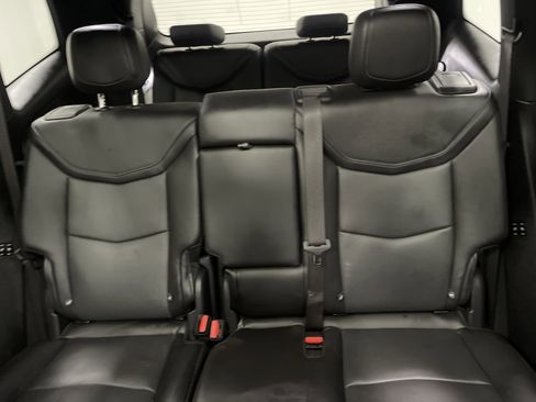 Used 2022 Cadillac XT6 Premium Luxury AWD/4WD image 11