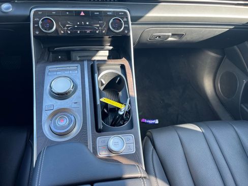 Used 2024 Genesis GV80 3.5T image 38