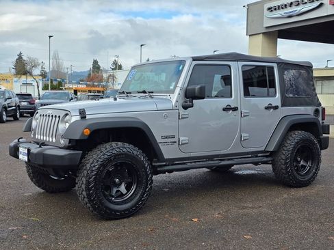 Used 2018 Jeep Wrangler Unlimited Sport w/ Connectivity Group image 1