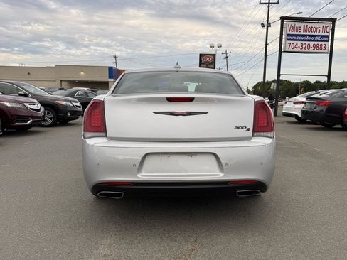 Used 2021 Chrysler 300 S RWD image 5