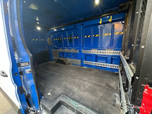 Used 2017 Ford Transit 250 148 Medium Roof image 10