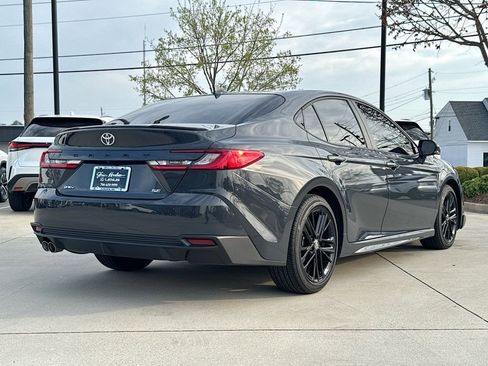 Used 2026 Toyota Camry SE image 8