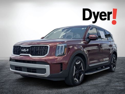 Used 2024 Kia Telluride EX w/ EX Captain's Chair Package FWD image 8