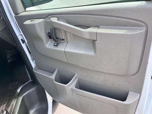 Used 2024 GMC Savana 2500 Work Van image 18