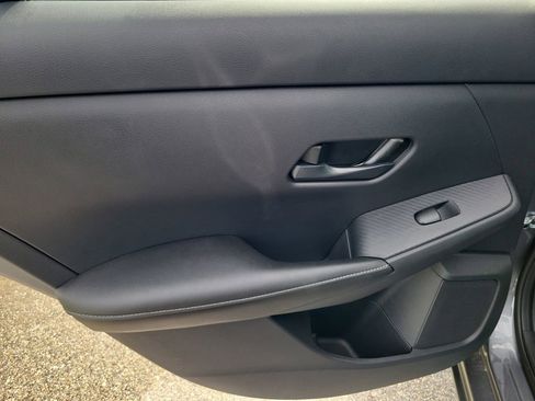 Used 2025 Nissan Sentra S FWD image 11