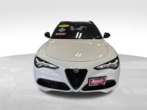 Used 2024 Alfa Romeo Stelvio Veloce AWD/4WD image 12