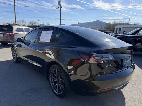 Used 2021 Tesla Model 3 Standard Range Plus image 8