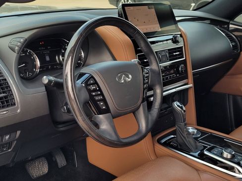 Used 2024 INFINITI QX80 Sensory image 32