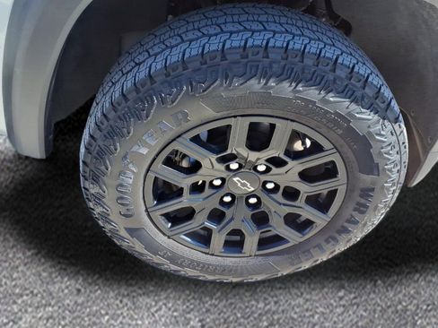 Used 2024 Chevrolet Colorado Trail Boss w/ Technology Package image 9