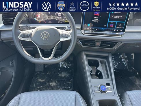 New 2026 Volkswagen Tiguan SE image 10