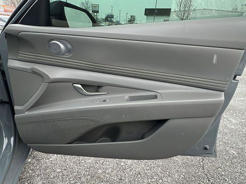 Used 2021 Hyundai Elantra SEL w/ Convenience Package image 12