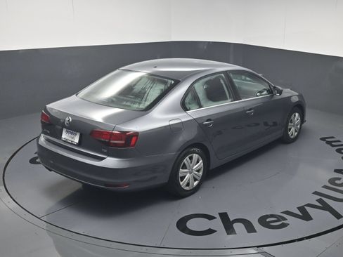 Used 2017 Volkswagen Jetta S w/ Jetta S Cold Weather Package FWD image 34