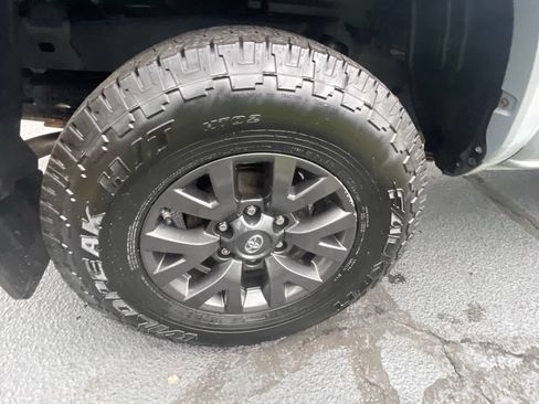 Used 2021 Toyota Tacoma SR5 AWD/4WD image 26