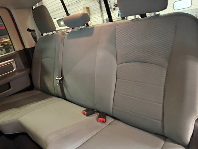 Used 2019 RAM 1500 Classic SLT AWD/4WD image 35