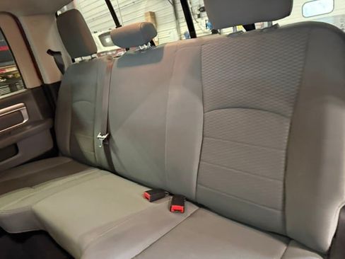 Used 2019 RAM 1500 Classic SLT AWD/4WD image 35