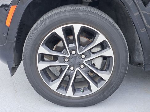 Used 2022 Jeep Grand Cherokee Overland w/ Luxury Tech Group IV RWD image 13