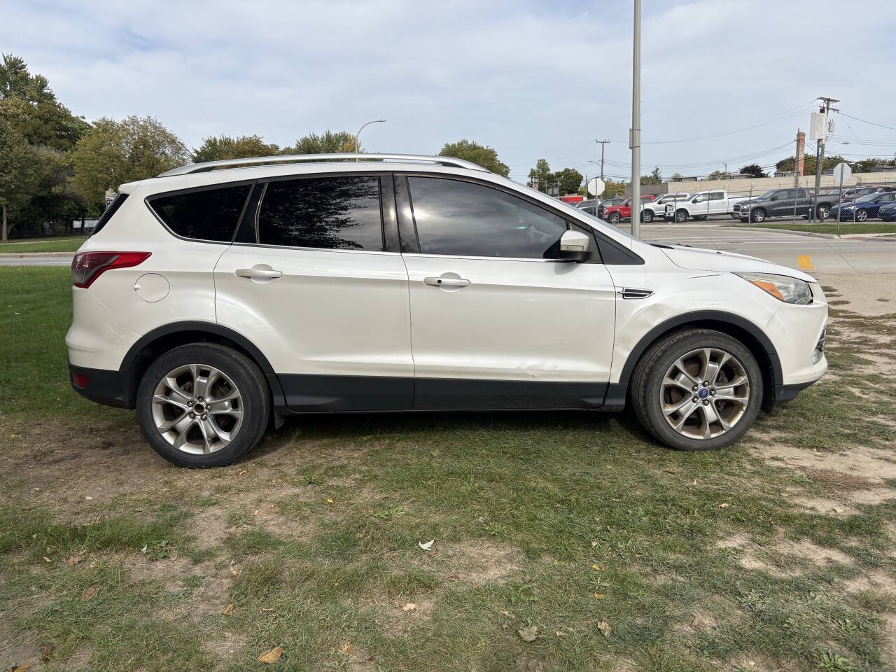 Used 2014 Ford Escape Titanium w/ Equipment Group 401A FWD image 3