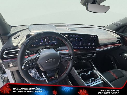 Used 2024 Chevrolet Traverse RS AWD/4WD image 12