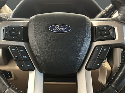 Used 2018 Ford F250 Lariat w/ Chrome Package AWD/4WD image 15