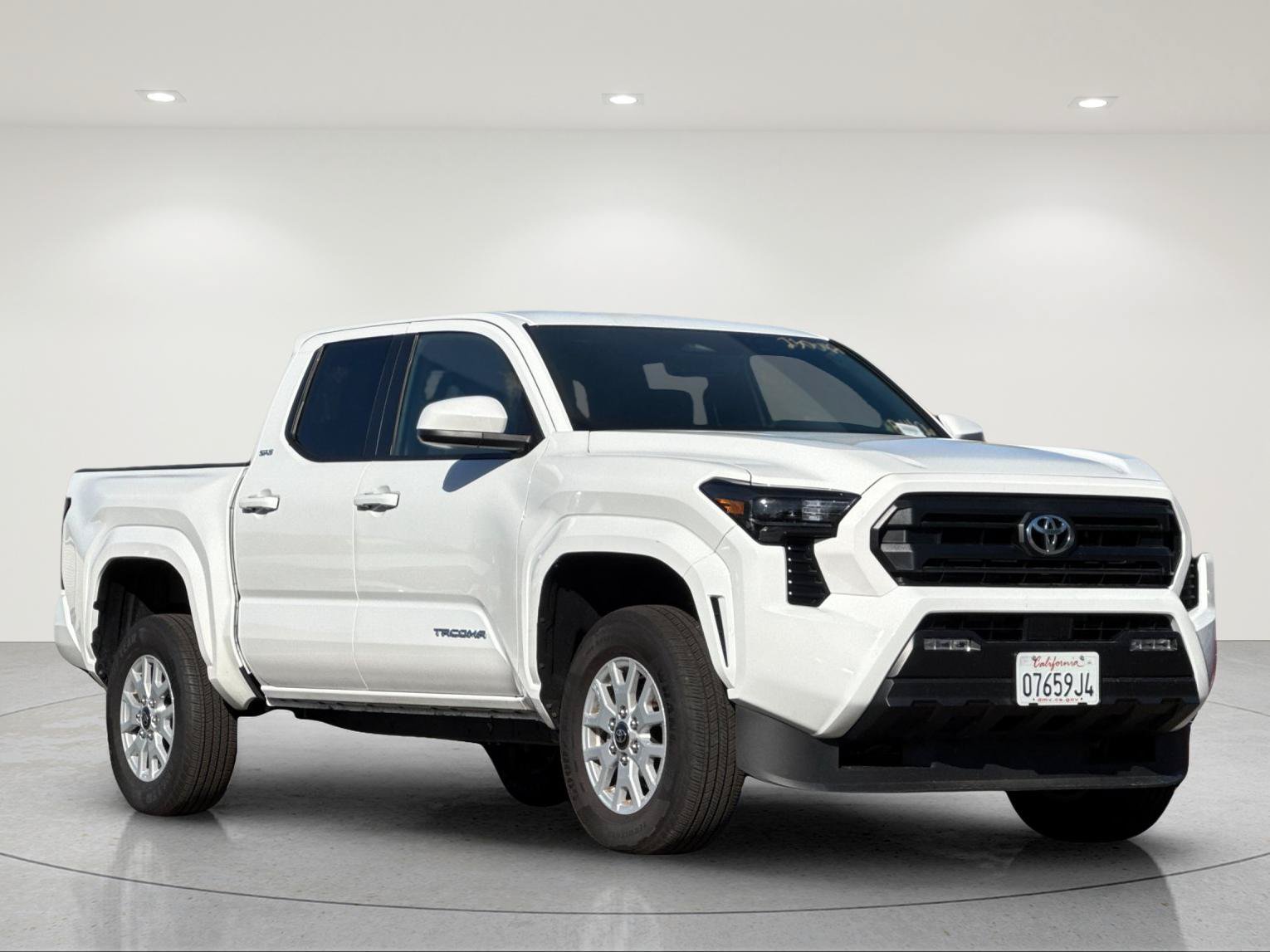 Used 2026 Toyota Tacoma SR5 AWD/4WD image 6