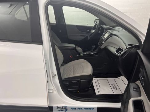 Used 2018 Chevrolet Equinox LS FWD image 36