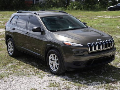 Used 2015 Jeep Cherokee Sport w/ Sport Appearance Group AWD/4WD image 15