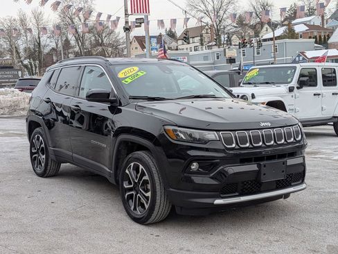 Used 2022 Jeep Compass Limited image 4