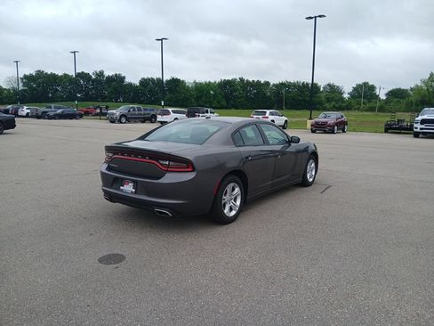 Used 2021 Dodge Charger SXT w/ Leather Interior Group RWD image 8