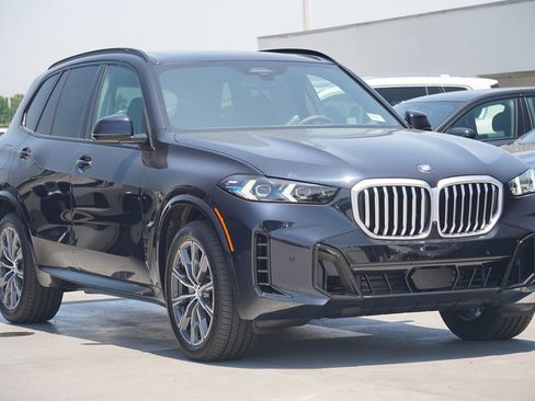 Used 2026 BMW X5 xDrive40i w/ M Sport Package image 3