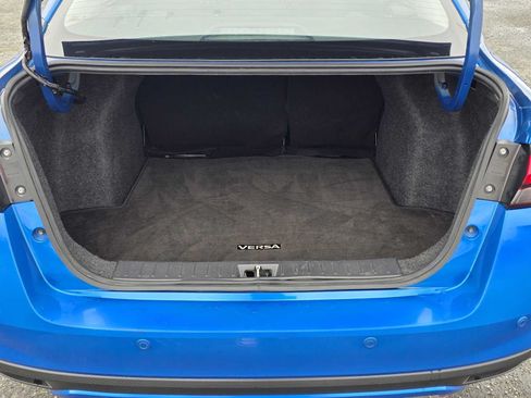 Used 2024 Nissan Versa SR FWD image 13