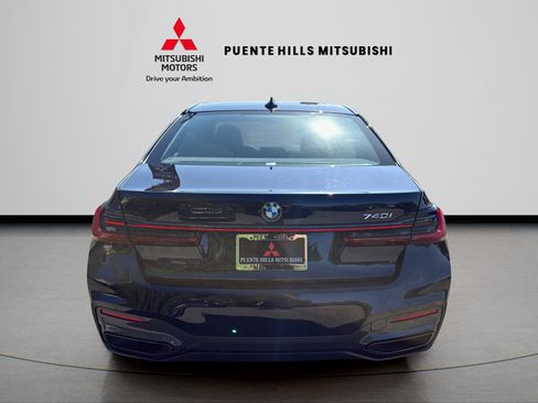 Used 2022 BMW 740i w/ M Sport Package RWD image 6