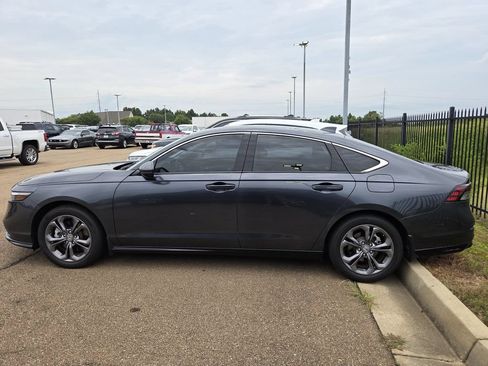 Used 2024 Honda Accord EX-L image 6