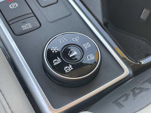 Certified 2023 Nissan Pathfinder SL image 22