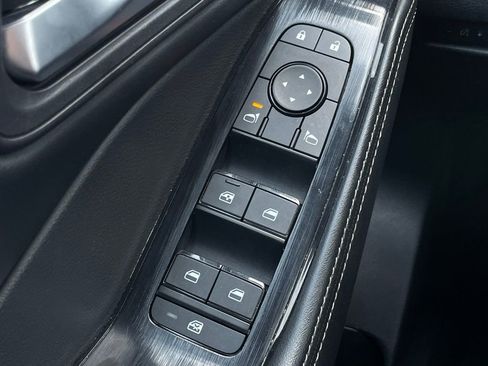 Used 2024 Nissan Rogue SV image 12