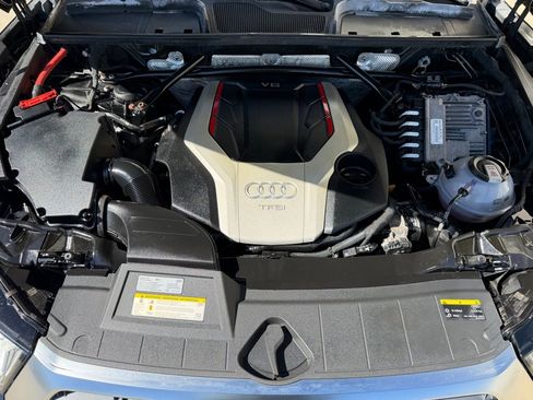 Used 2018 Audi SQ5 Premium Plus w/ Navigation Package AWD/4WD image 29