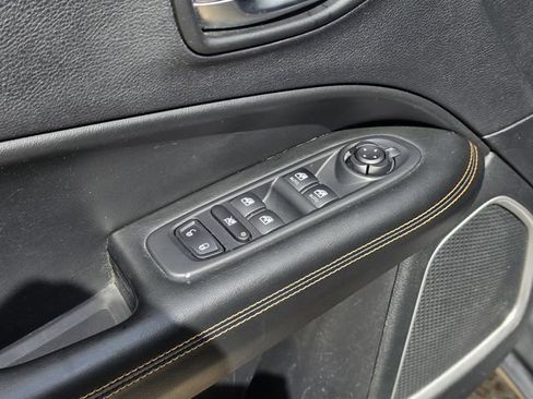 Used 2020 Jeep Compass Limited AWD/4WD image 14