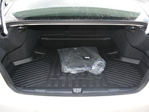 Used 2020 Subaru Legacy Limited image 10