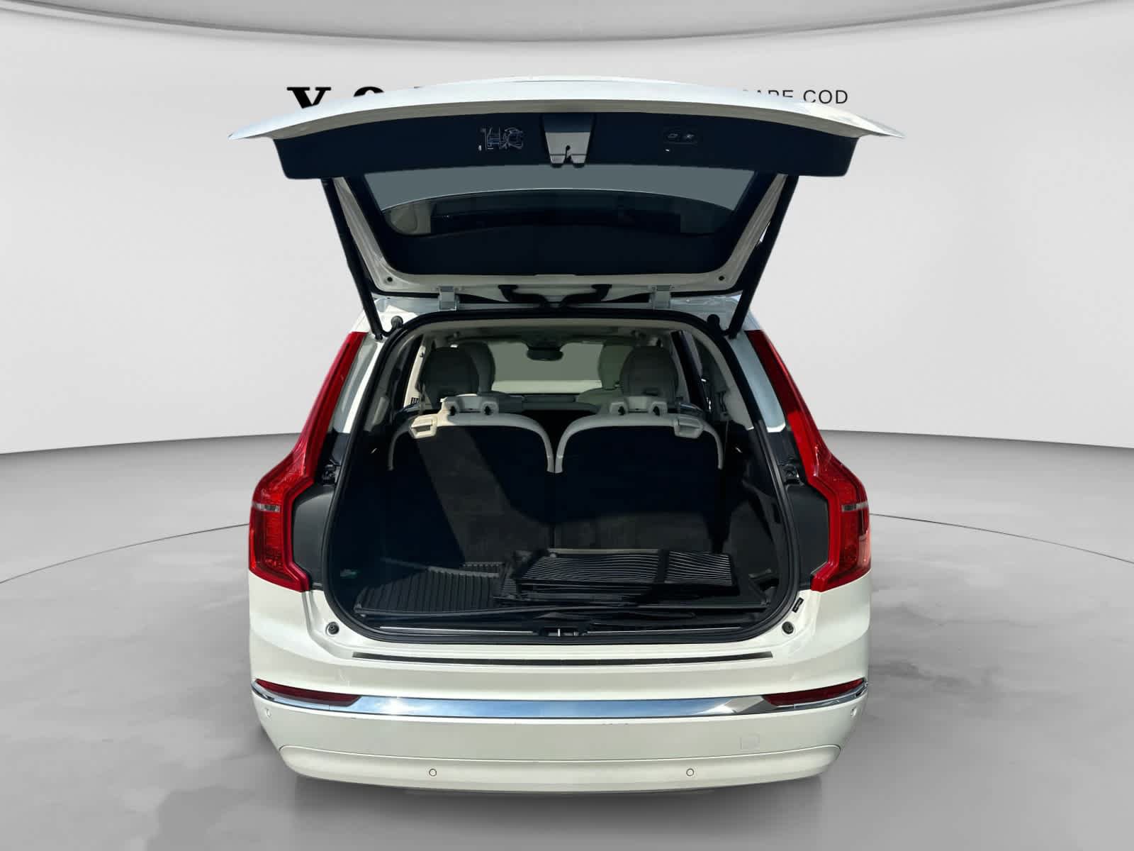 Used 2023 Volvo XC90 B5 Plus w/ Protection Package Premier AWD/4WD image 28