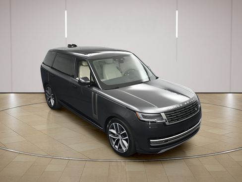 Used 2025 Land Rover Range Rover Long Wheelbase SE AWD/4WD image 37
