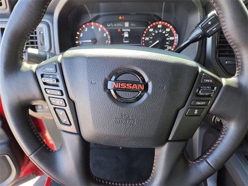 Used 2020 Nissan Titan PRO-4X w/ Pro-4x Convenience Package image 18